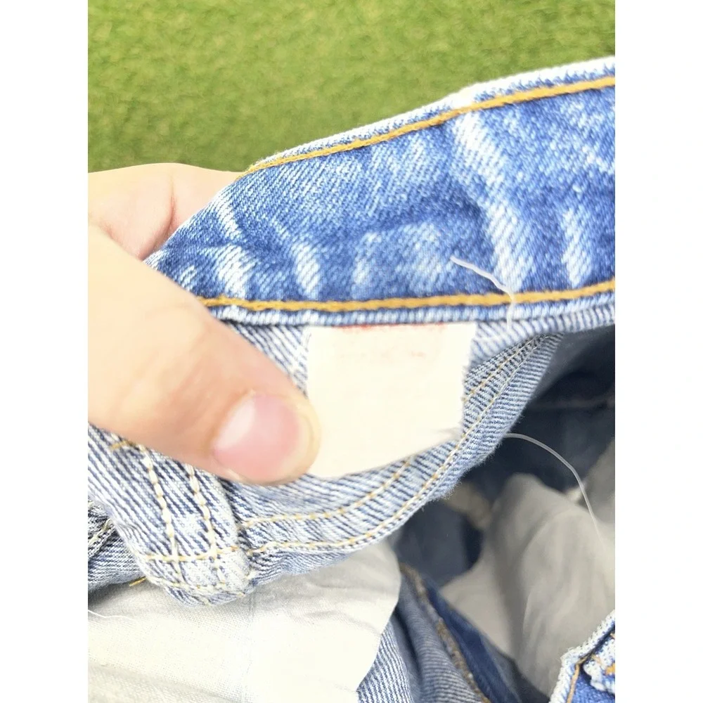 Levis shop confidence